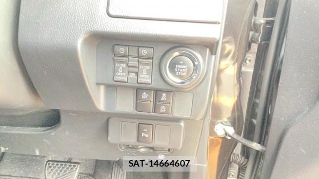 Toyota ROOMY 2021-10 8648415-5