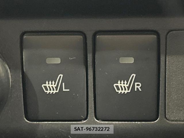 Toyota ROOMY 2017-08 8649166-6