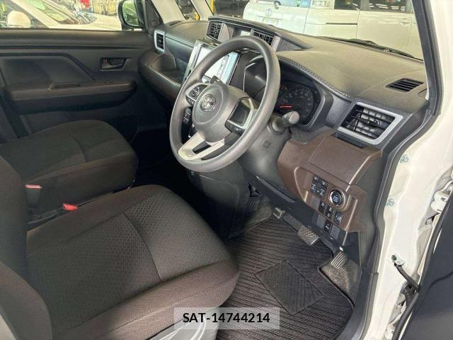 Toyota ROOMY 2023-08 8652667-5