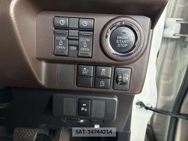 Toyota ROOMY 2023-08 8652667-7