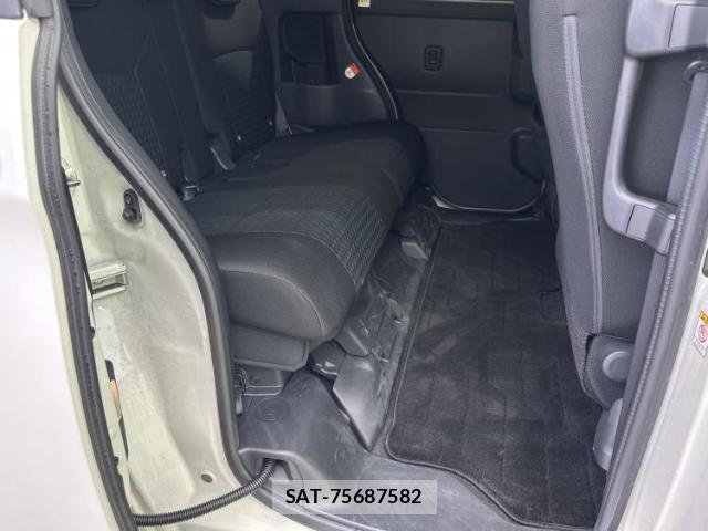 Toyota ROOMY 2023-05 8653457-4