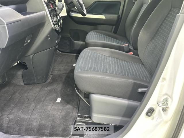 Toyota ROOMY 2023-05 8653457-5