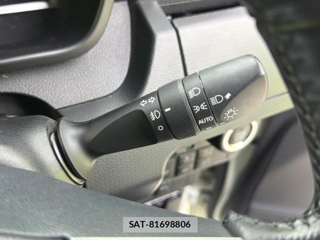 Toyota ROOMY 2019-06 8653489-15