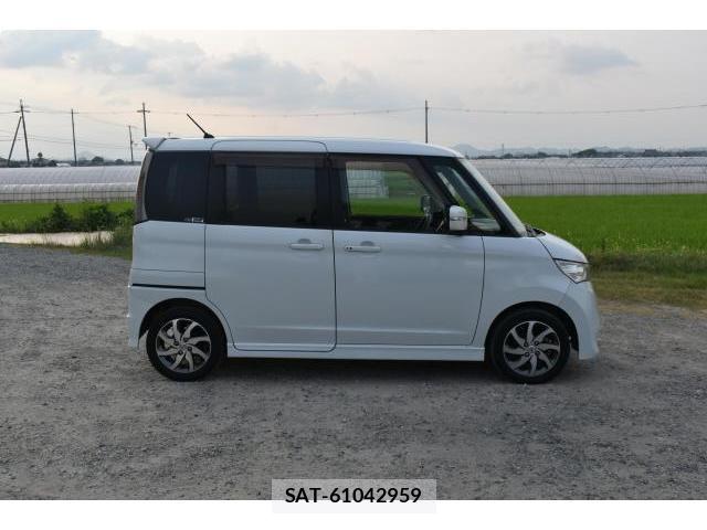 Nissan ROOX 2010-03 8647331-3