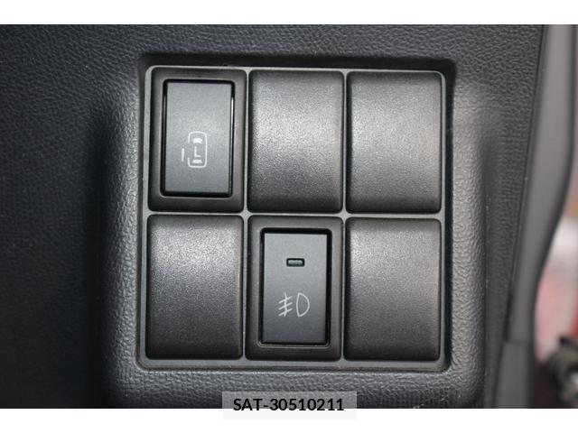 Nissan ROOX 2012-03 8651013-9