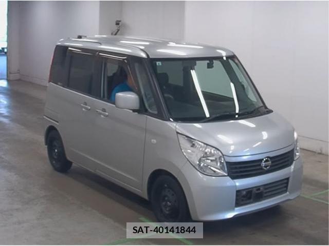 Nissan ROOX 2011-08 8652847-0