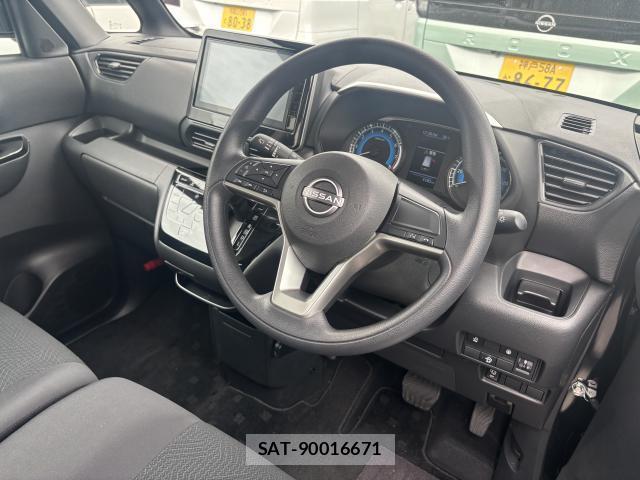 Nissan ROOX 2025-09 8653220-2