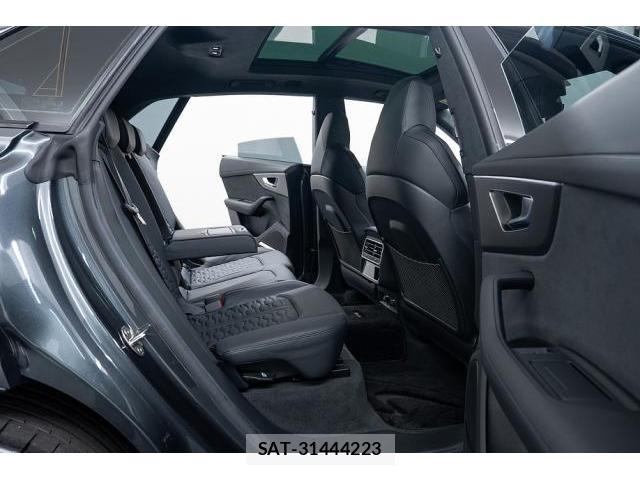 Audi RS Q8 2023-01 8647974-13