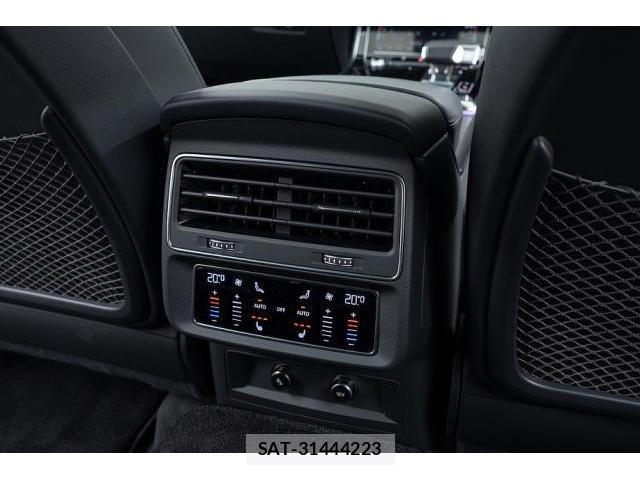 Audi RS Q8 2023-01 8647974-15
