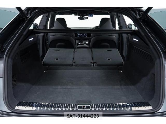 Audi RS Q8 2023-01 8647974-16