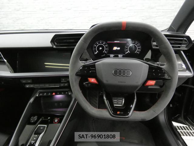 Audi RS3 2025-05 8649339-7