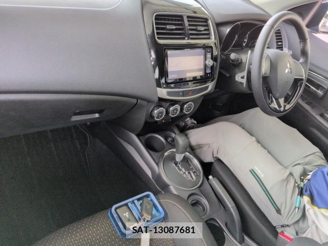 Mitsubishi RVR 2015-07 8650265-2