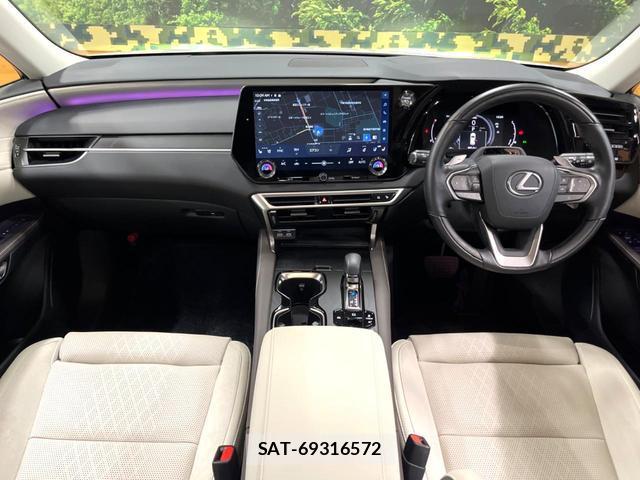 Lexus RX 2024-01 8647290-1