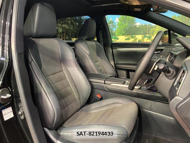 Lexus RX 2021-01 8649878-7
