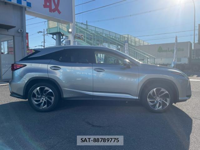 Lexus RX 2018-01 8651939-1