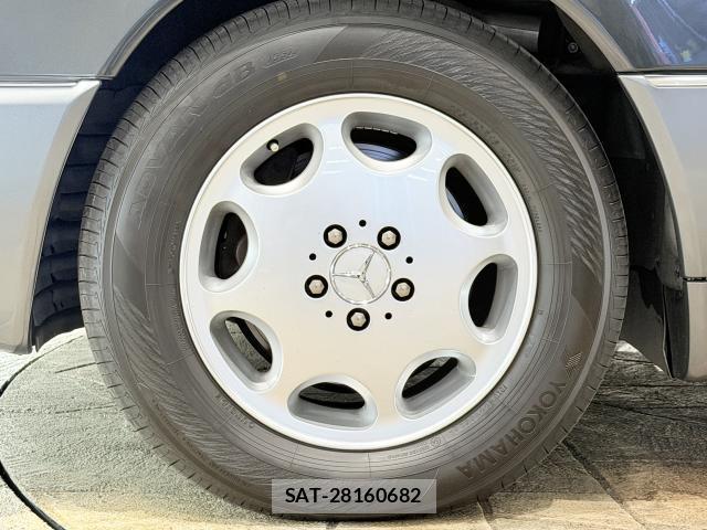 Mercedes Benz S-CLASS 1993-11 8647618-8