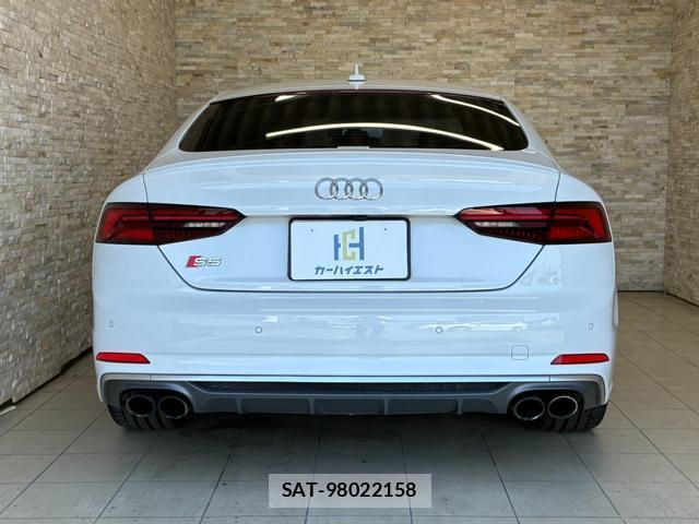 Audi S5 2018-03 8651681-5
