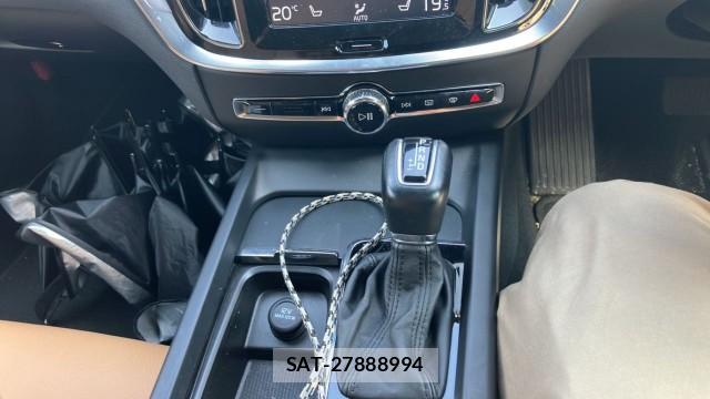 Volvo S60 2020-11 8651320-14