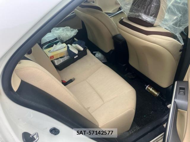 Toyota SAI 2013-10 8648511-11