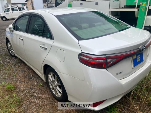 Toyota SAI 2013-10 8648511-13