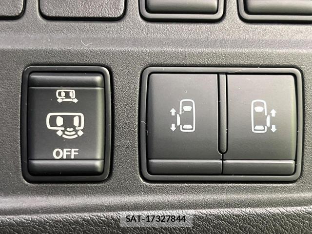 Nissan SERENA 2017-08 8646655-5