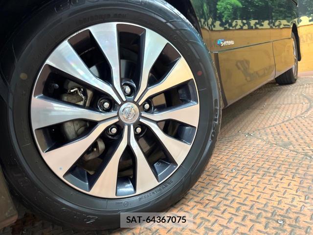 Nissan SERENA 2017-07 8647297-12