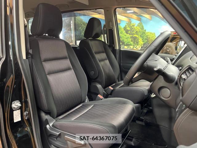 Nissan SERENA 2017-07 8647297-7
