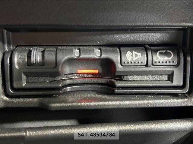 Nissan SERENA 2011-09 8647522-6