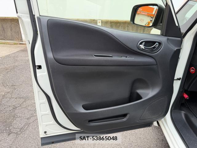 Nissan SERENA 2014-03 8647577-15