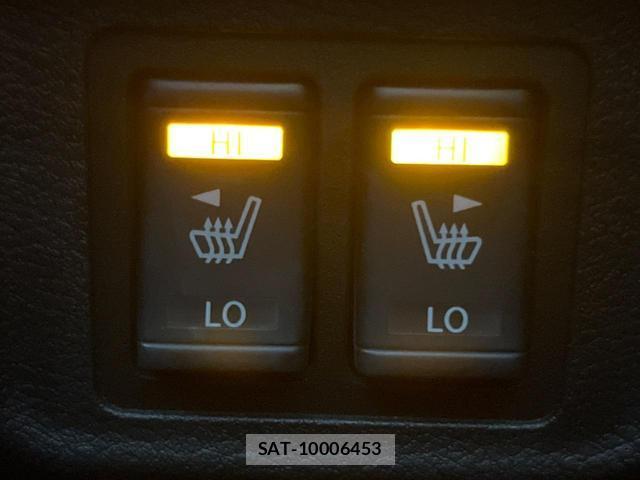 Nissan SERENA 2016-11 8647927-7