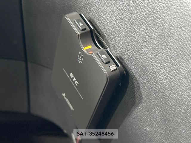 Nissan SERENA 2022-07 8649173-6