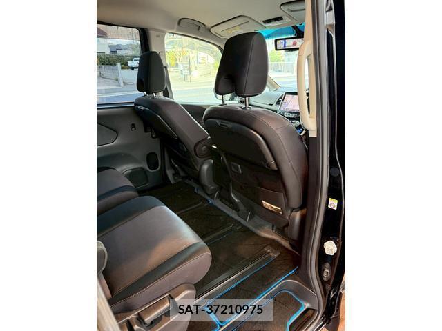 Nissan SERENA 2018-05 8649377-11