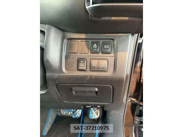 Nissan SERENA 2018-05 8649377-13