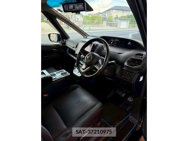Nissan SERENA 2018-05 8649377-14