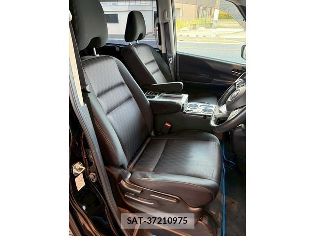 Nissan SERENA 2018-05 8649377-15