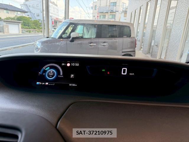 Nissan SERENA 2018-05 8649377-18