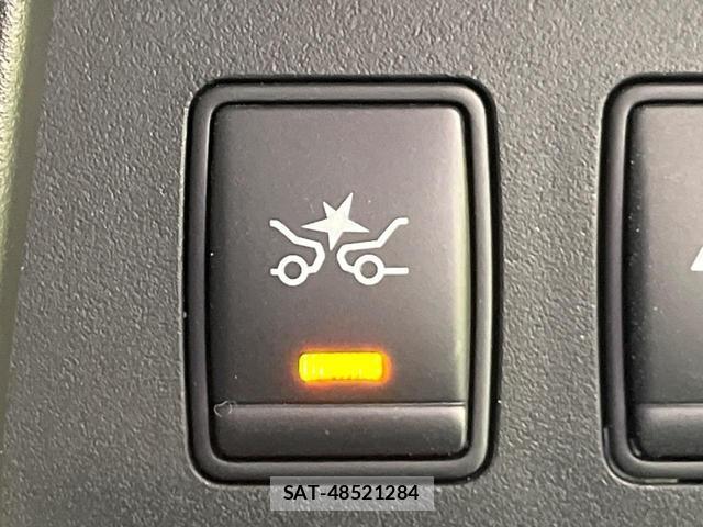 Nissan SERENA 2015-08 8649826-6