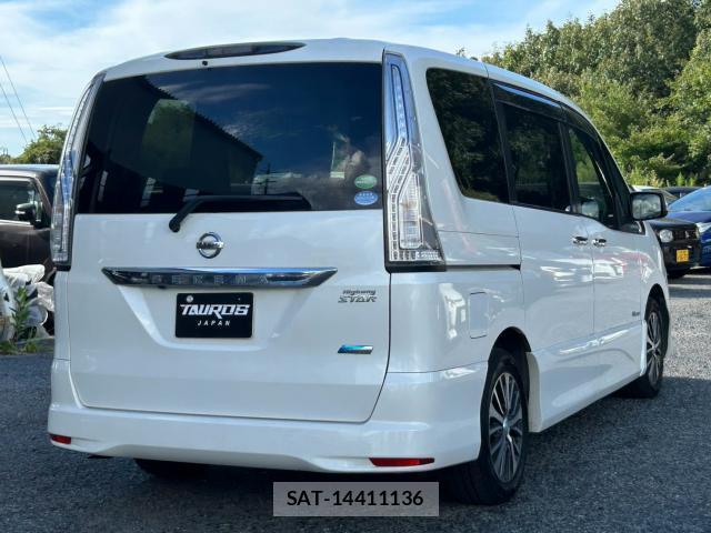 Nissan SERENA 2014-01 8649892-1