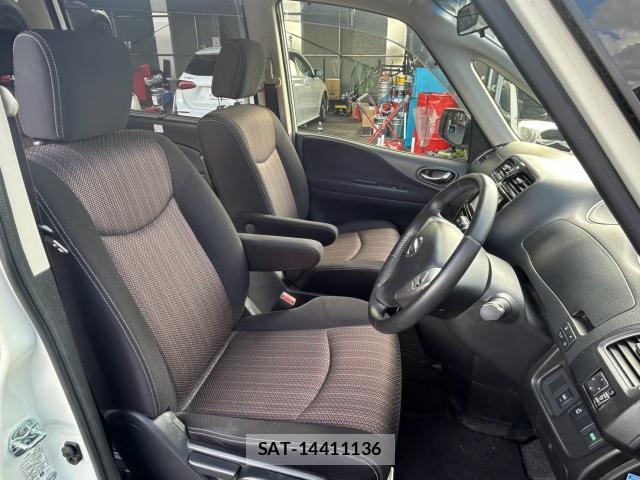 Nissan SERENA 2014-01 8649892-5
