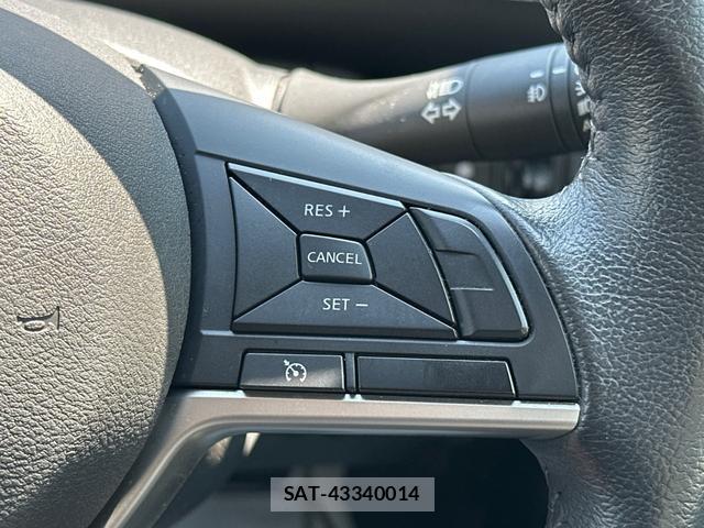 Nissan SERENA 2018-02 8649918-18