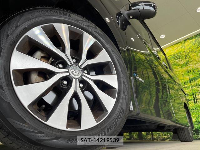 Nissan SERENA 2016-12 8651210-12