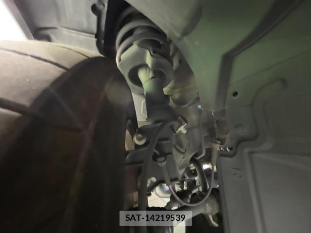 Nissan SERENA 2016-12 8651210-19