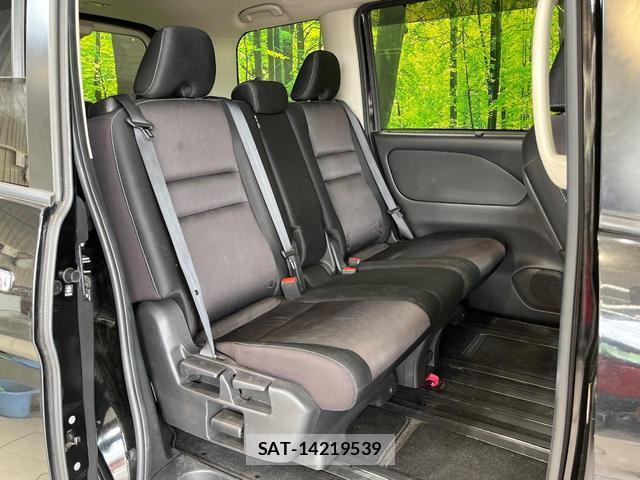 Nissan SERENA 2016-12 8651210-7