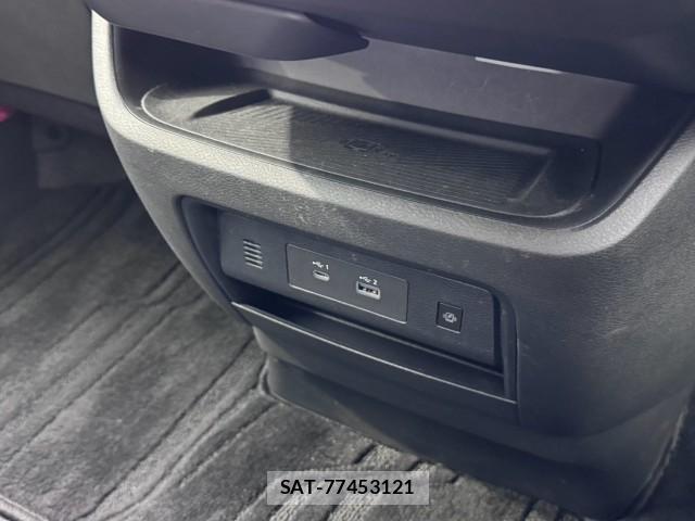 Nissan SERENA 2023-11 8651581-11