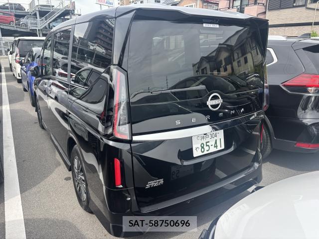 Nissan SERENA 2025-11 8653238-1