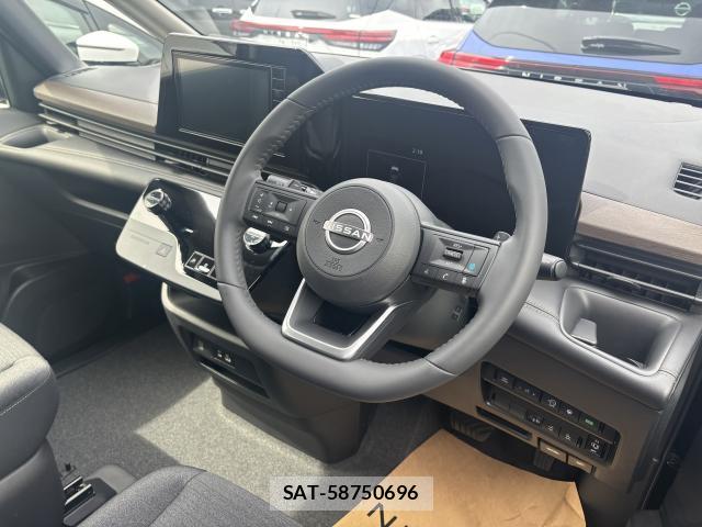Nissan SERENA 2025-11 8653238-2