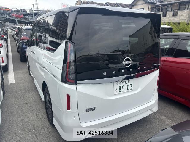 Nissan SERENA 2025-11 8653239-1