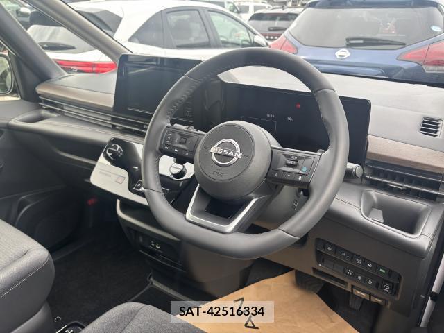 Nissan SERENA 2025-11 8653239-2