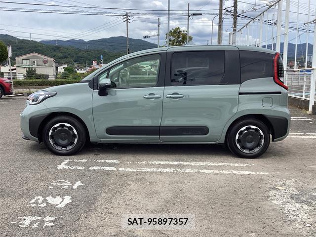 Toyota SIENTA 2025-11 8646609-16