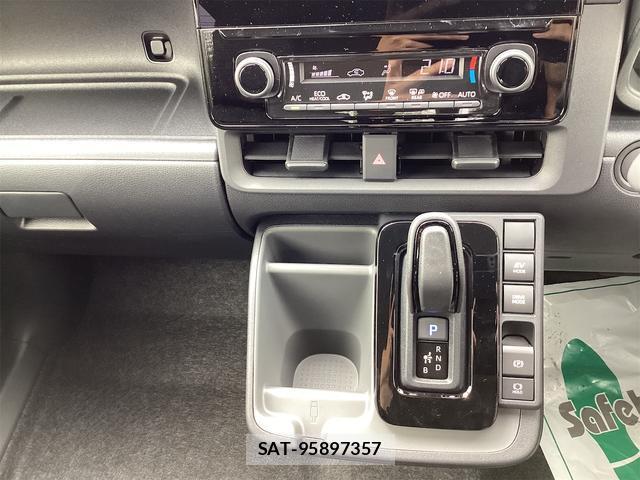 Toyota SIENTA 2025-11 8646609-6